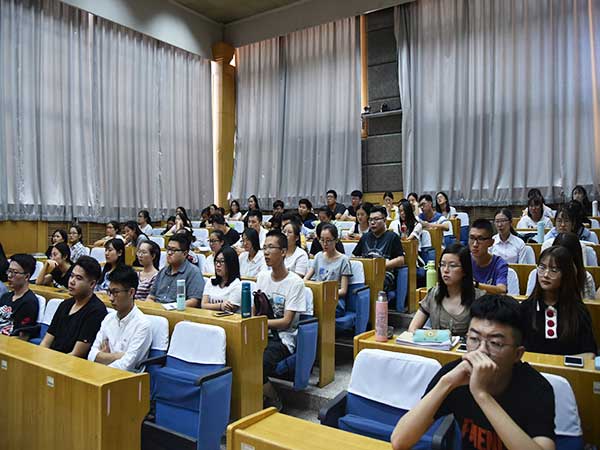 1506042210140386.jpg 考研动员会01.jpg