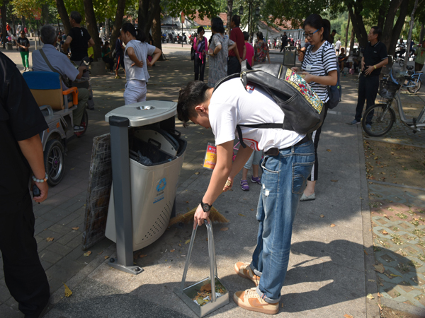 1505703273426617.jpg 20170917党员服务日 (8).jpg