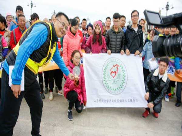 1507511301842648.jpg 青协骑行活动02.jpg
