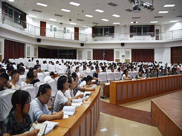新生入学教育06.jpg